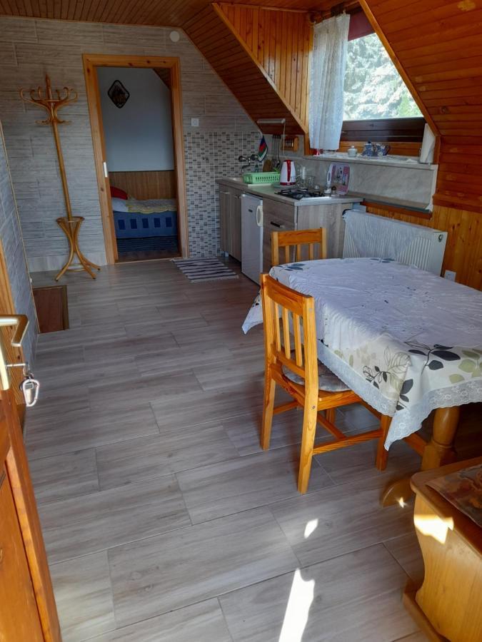 Harmonia Vendeghaz 100 Meterre Az Igali Gyogyfuerdotol Leilighet Eksteriør bilde